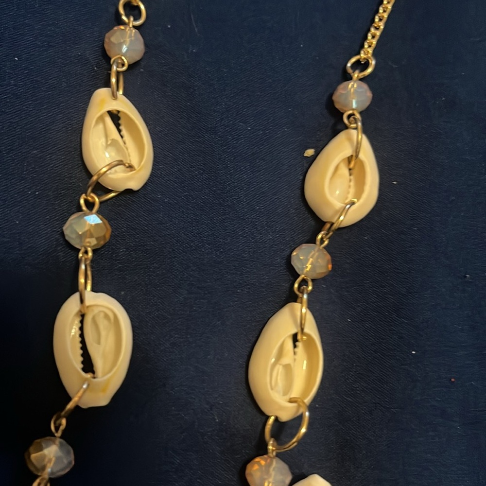 Shell necklace - Picture 2 of 4